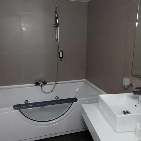 Sole Hotel Ni